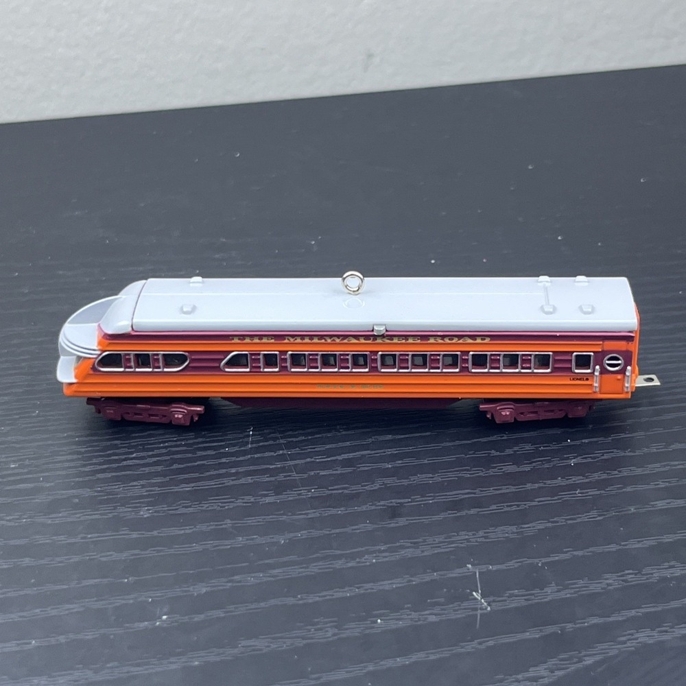 Hallmark‎ Keepsake 2004 Lionel Hiawatha Observation Car Train Ornament New